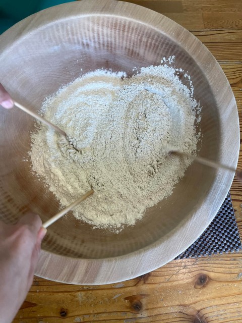 戸隠蕎麦打ち体験とんくるりん