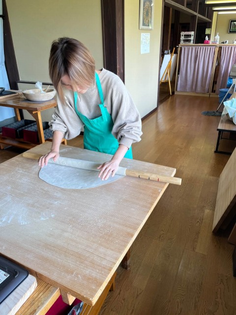 戸隠蕎麦打ち体験とんくるりん
